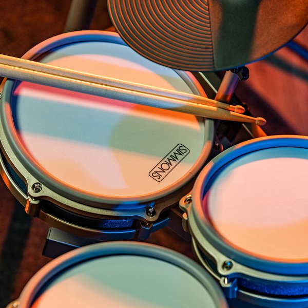 color shifted image of the simmons titan 70 electronic drum kit toms